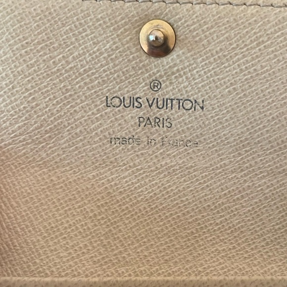 ‼️SOLD on Ⓜ️‼️Flash Sale 🎉Authentic Louis Vuitton Damier Azur Ring Keyholder - Picture 15 of 15